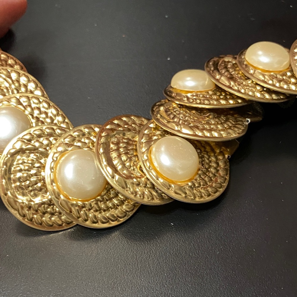 Elegant vintage Gold disk and Pearl Women's 36” stretchable belt - Picture 7 of 16